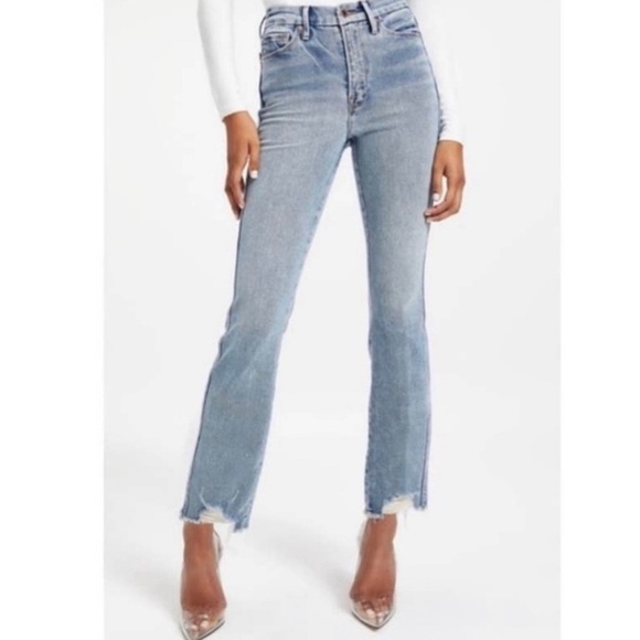Good American Good Curve Straight Fray Hem Jeans in Blue313 - Picture 1 of 6
